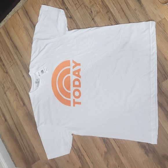 The Shop at NBC STUDIOS Today Show Orange Logo Short Sleeve Tee Shirt - Picture 5 of 10
